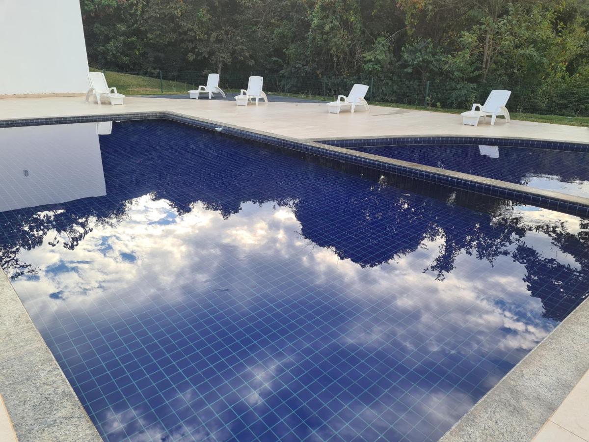 Escarpas Do Lago Vista Privilegiada Capitólio Exteriör bild